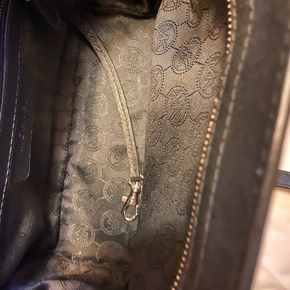 Michael KORS Crossbody - Picture 7 of 7